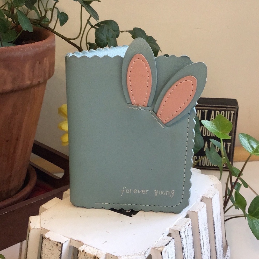 NOV HOST PICK ‘Forever Young’ Bifold Wallet Card/Cash Organizer